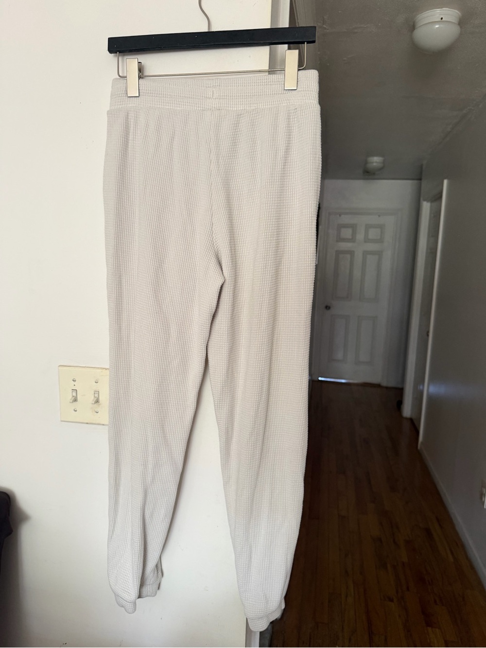 ALO Yoga Ivory Waffle-Knit Joggers - Picture 3 of 4